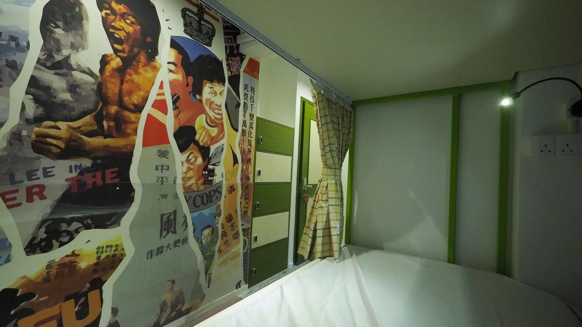 Pandas Hostel - Old Hong Kong Kowloon  China