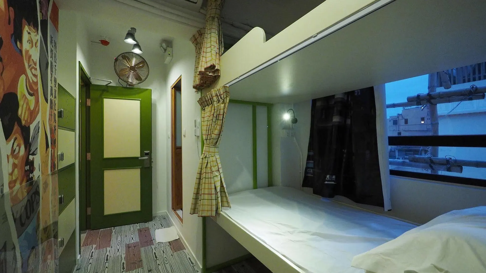 Pandas Hostel - Old Hong Kong Kowloon  2*, Kowloon (Hong Kong)